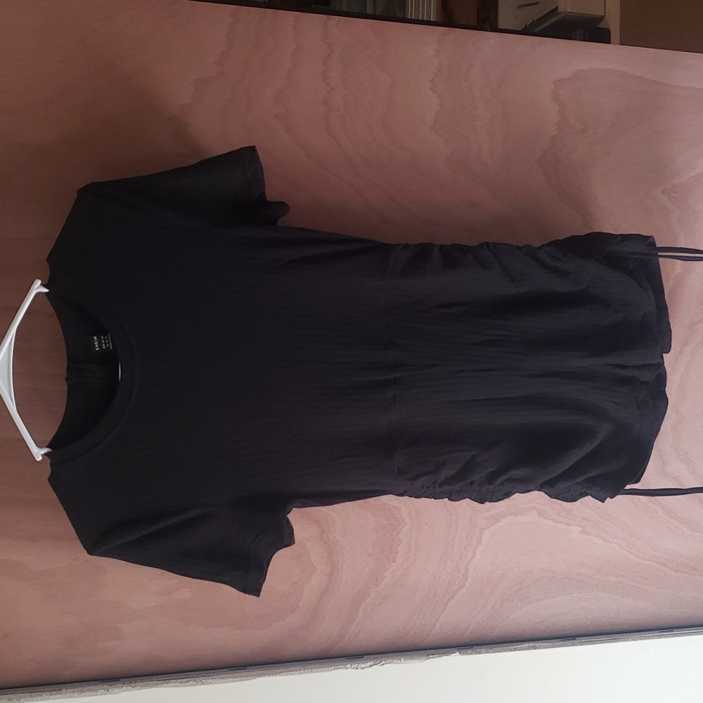 1 piece shirt and shorts zipper in the back